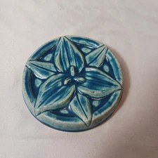 Pewabic Round Pottery Trillium Tile, Detroit Blue Flower, 4" Diamenter 1" Height