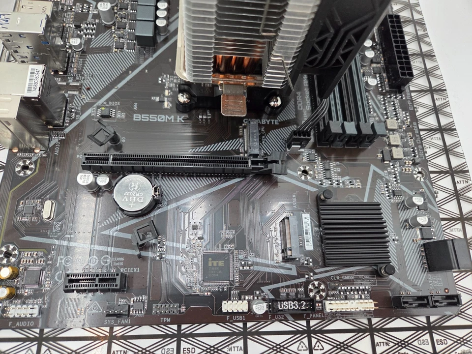 Gigabyte B550M K Motherboard + AMD Ryzen 5 5600 CPU + CPU Cooler Combo mATX - Image 2 of 4