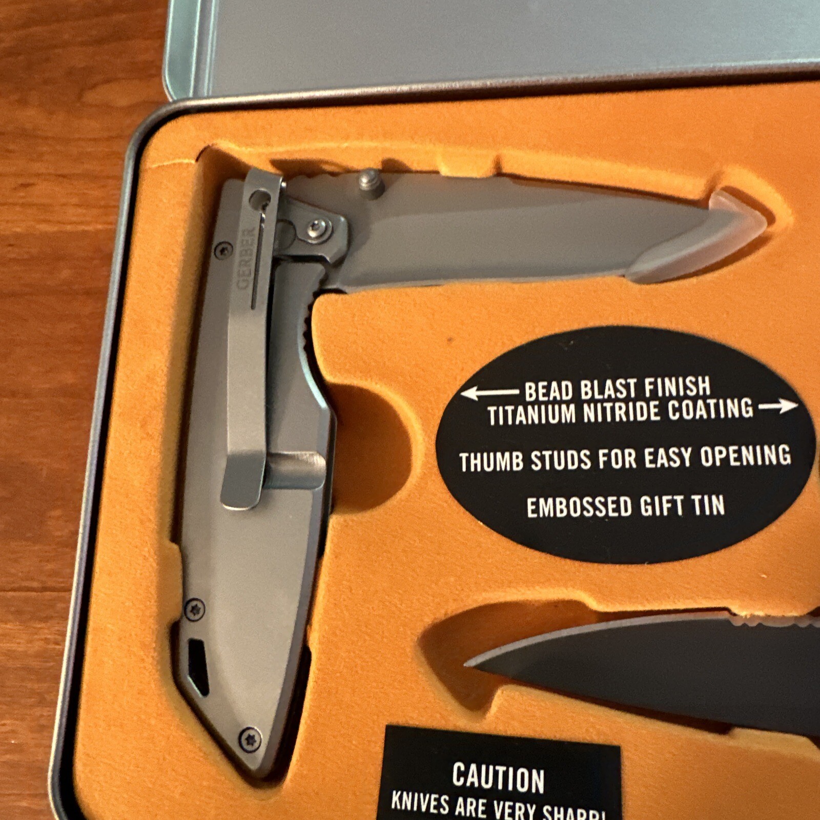 Gerber Clip Knife Set of 2 Folding Knives in Gift Tin Box. New. Open