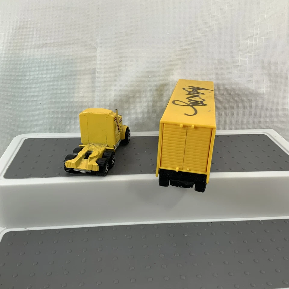 Matchbox Transporter Autographed  #30 Michael Waltrip Kenworth Aerodyne Die Cast - Image 2 of 4