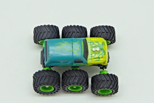 Micro Machines Vintage Galoob RARE 1993 Insane Green 6 Wheeler Monster Truck - Picture 8 of 8