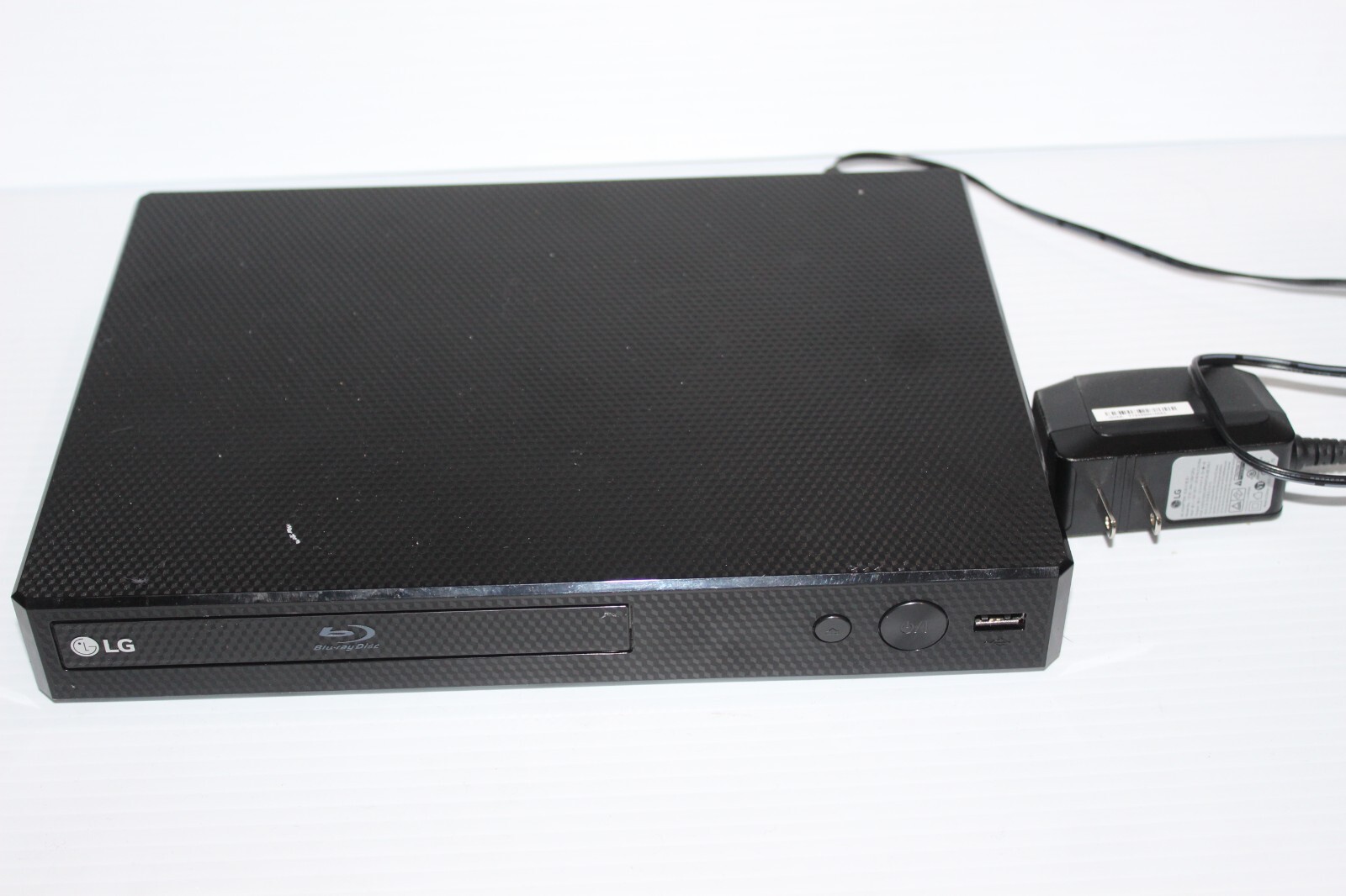 LG BP350 BluRay Disc & DVD Player Full HB 1080P Upscaling Streaming