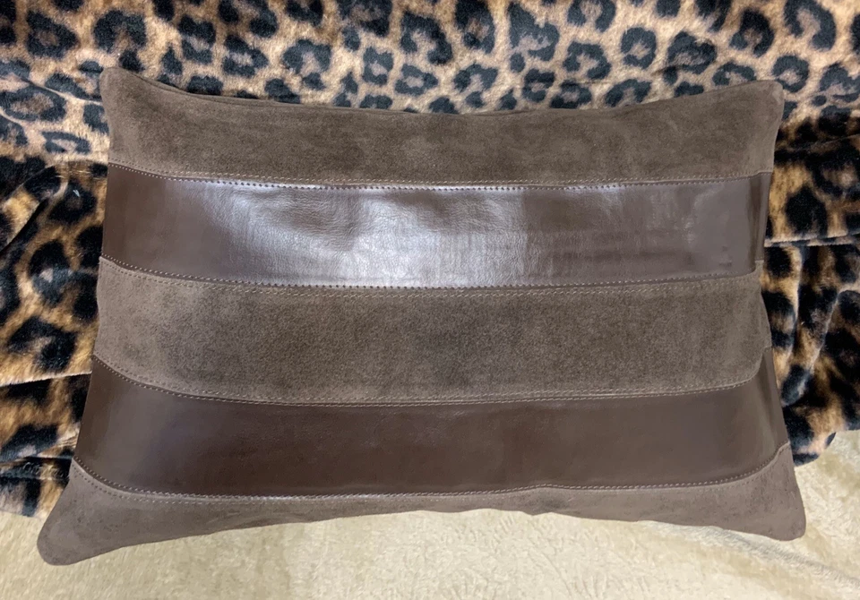 Новый с Ярлыками изящный коричневый в полоску кожи замши прямоугольник Sia совершенно декоративная подушка - Изображение 4 из 4
