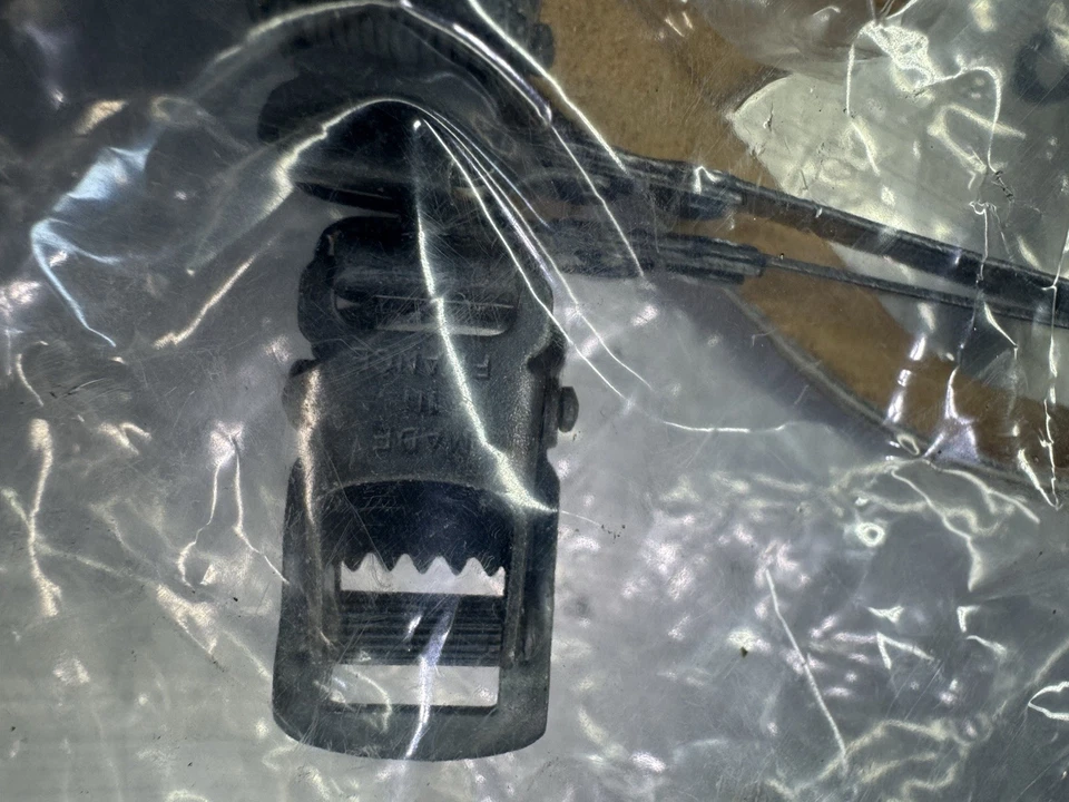 Christophe Plus 层压蜂蜜棕色皮革肩带黑色合金鞋头夹 — 第 2/4 张图片