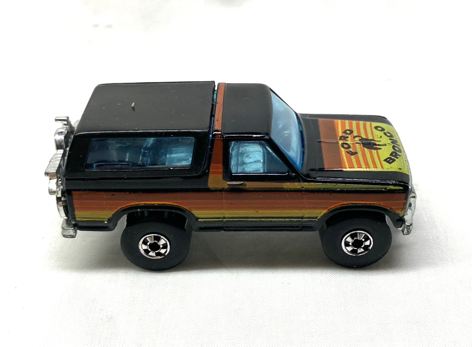 Ford Bronco 1980 Blackwall Real Riders personalizado Hot Wheels negro 4x4 bonito Foto 4 de 4