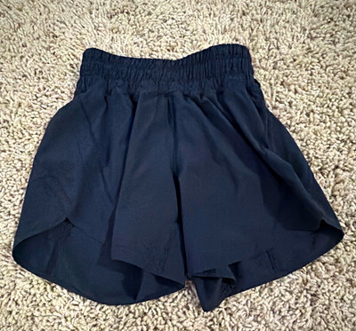 Lululemon Women s Black Athletic Activewear Shorts Elastic Waist Solid Size 4 4 