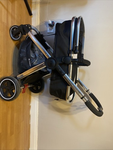 New Only 2 Months Used Pushchair With Cover And All Features - Picture 2 of 4