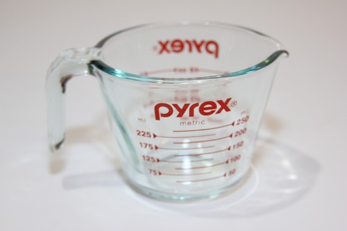 PIREX Red Lettering 1 Cup 8 oz, 1 Quart Glass Measuring Cup with Handle - Picture 2 of 5