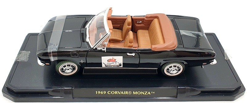 Road Signature 1/18 Scale Diecast 92498 - 1969 Corvair Monza