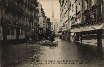 Old postcard Paris 5th - flooded Place Maubert district (63550)