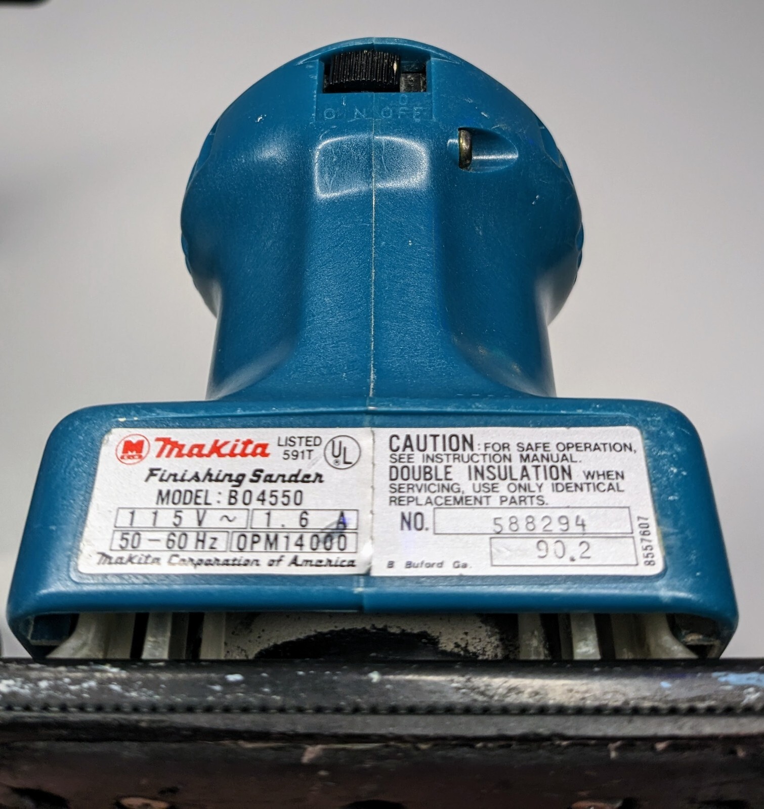 Makita Finishing Sander No. BO4550 W/ Manual Dust Bag & Punch Plate for