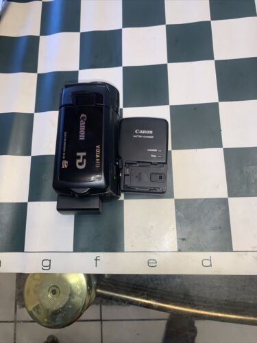 Canon VIXIA HF 11 Built In Memory 32gb Optical Image Stabilizer Work Read My Des - Picture 3 of 4