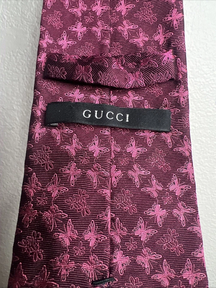 Corbata de seda para hombre GUCCI GG patrón mariposa rosa diseñador usada en excelente estado italia envío gratuito Foto 3 de 4