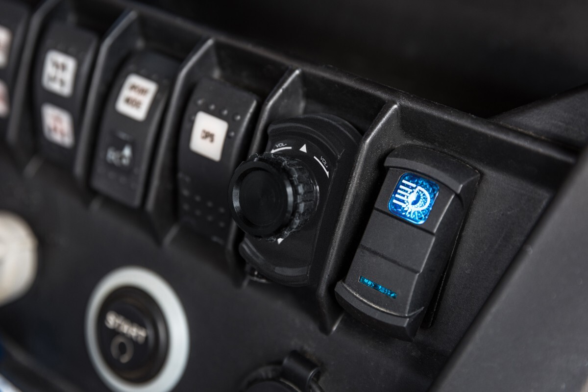 Bluetooth-контроллер в стиле перекидного переключателя MB QUART для Polaris RZR XP 1000 2014 года выпуска