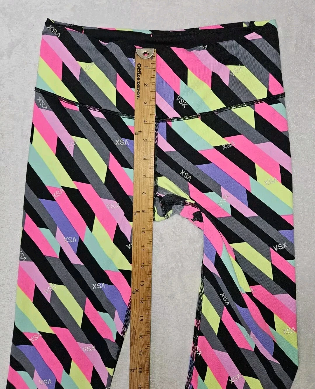 victoria-secret-vs knockout capri y2k print leggings