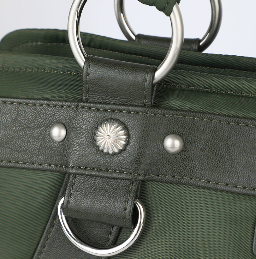 ショルダーバッグ・ポシェット ^IUGAMAKARAS^ Studded Nylon Shoulder Bag Khaki IUG24B12KK IUGAMAKARASIUGA] IUGA Studded Nylon Shoulder Bag (Black