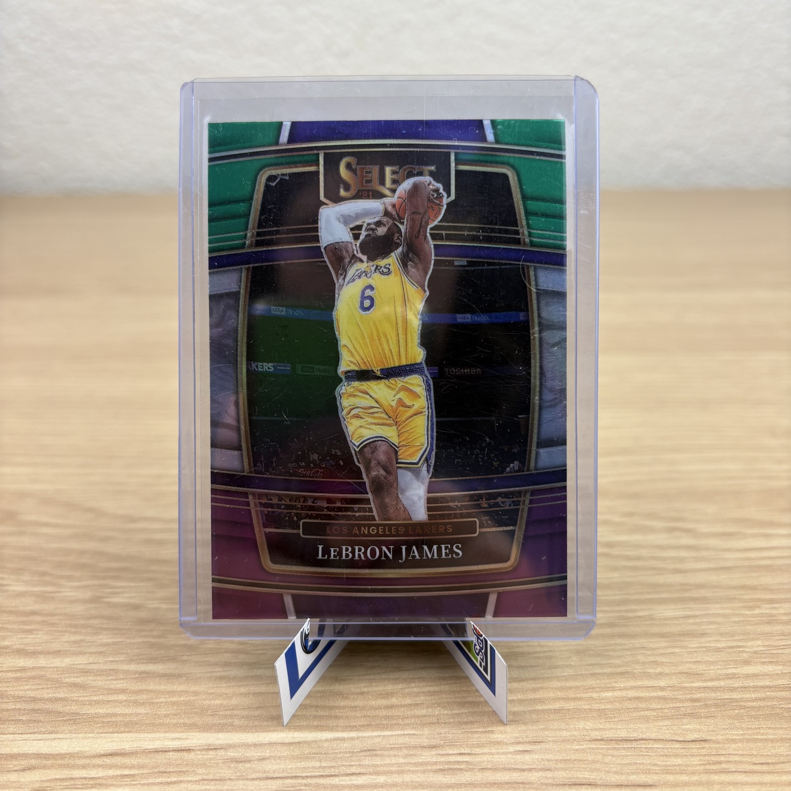 2021-22 Panini Select - Concourse LeBron James #100 Green White Purple Prizm