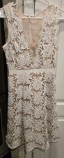 Adrianna Papell Illusion V-Neck Lace Fit & Flare Dress Size 2 EUC, White Floral