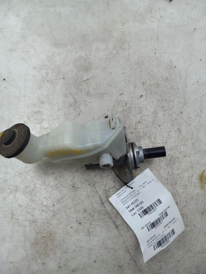 12-19 丰田亚里斯 L 1.5L Brake Master CYLINDER — 第 2/4 张图片