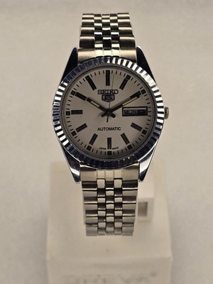 Vintage Seiko 5 Automatic Men's Wrist Watch, Day,Date Stainless steel band