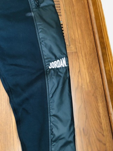 Pantalones deportivos Jordan negros ajuste estándar (grandes) $ 145 - Imagen 3 de 6
