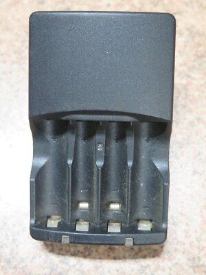 Stecker Ladegerät für Akku AA und AAA 1,5 V