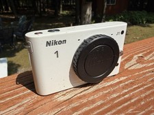 Nikon 1 J4 18.4MP Digital Camera Body No Lens White Tested Works