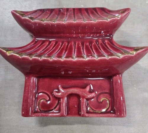 Wall Pocket 1940s  Oriental  Pagoda USA Shawnee McCoy AbCo 22kt Gild MAROON