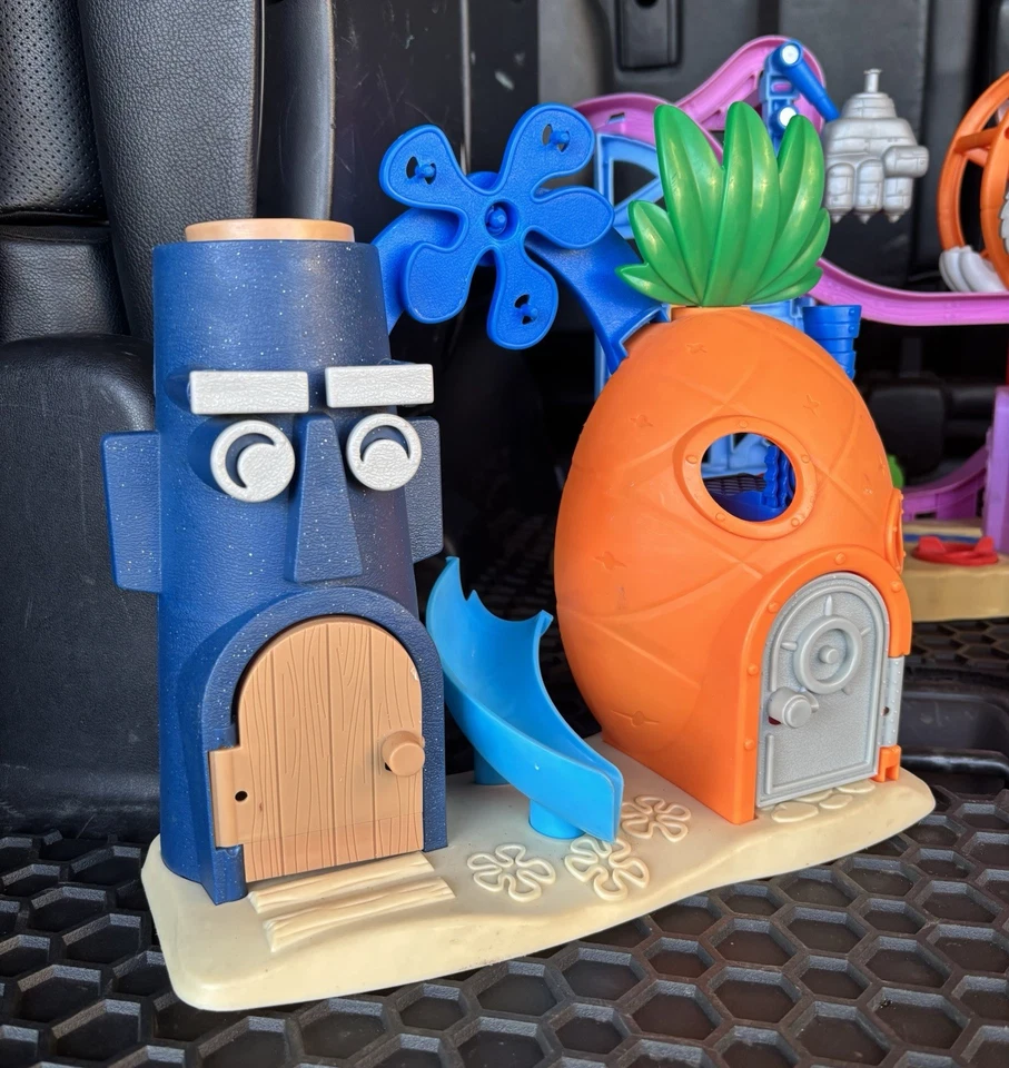 Vintage Spongebob SquarePants Mixed Toy Lot Includes Imaginext Rare buildings - Image 2 of 4
