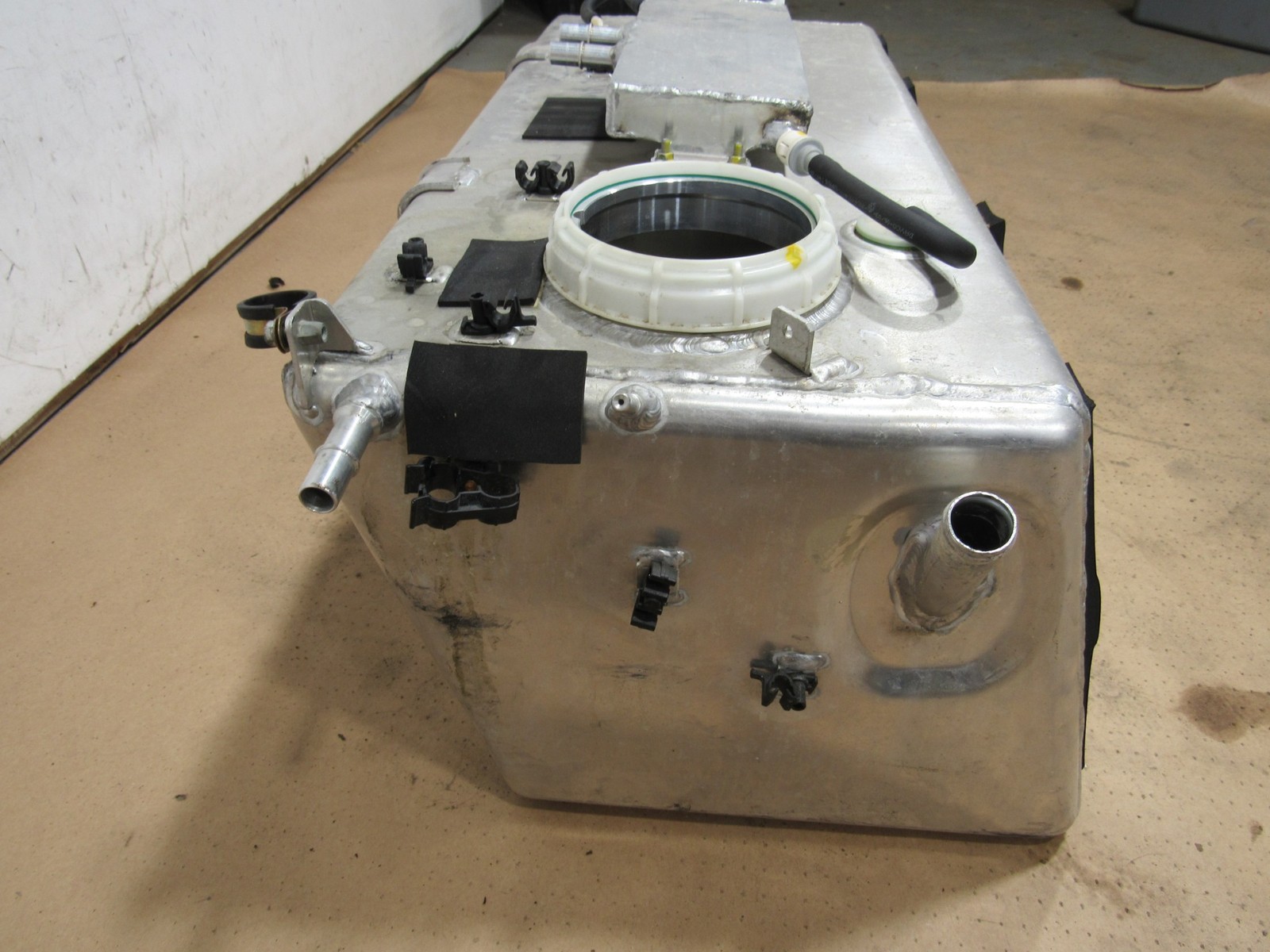 02-06 Maserati Coupe GT 2004 Fuel Gas Canister Reservoir Tank ;