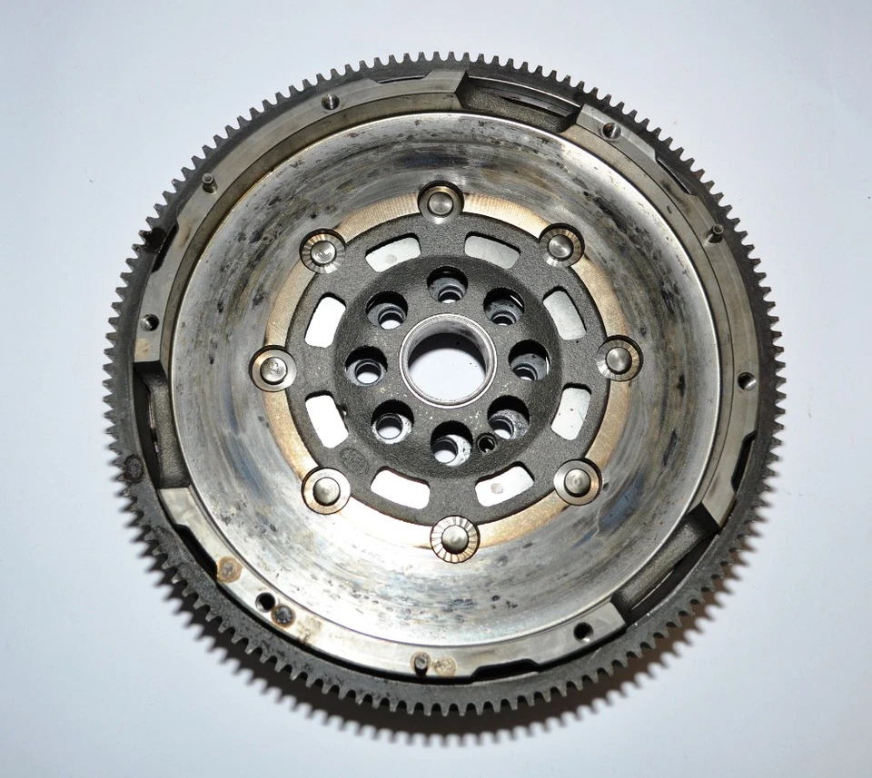 Schwungscheibe Schwungmasse Schwungrad  06J105266K Octavia NMY Original LUK  - Image 2 of 3