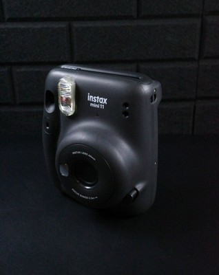 Fujifilm Instax Mini 11 schwarz Sofortbildkamera Polaroid - funktioniert einwandfrei