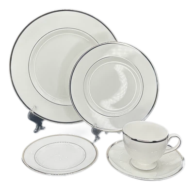 Wedgwood Sterling 5 Piece Place Setting Bone China England NWT