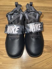 Nike NEW Team Hustle D8 Boys Sz 3Y Black Gray Camo Sneakers Basketball Shoes