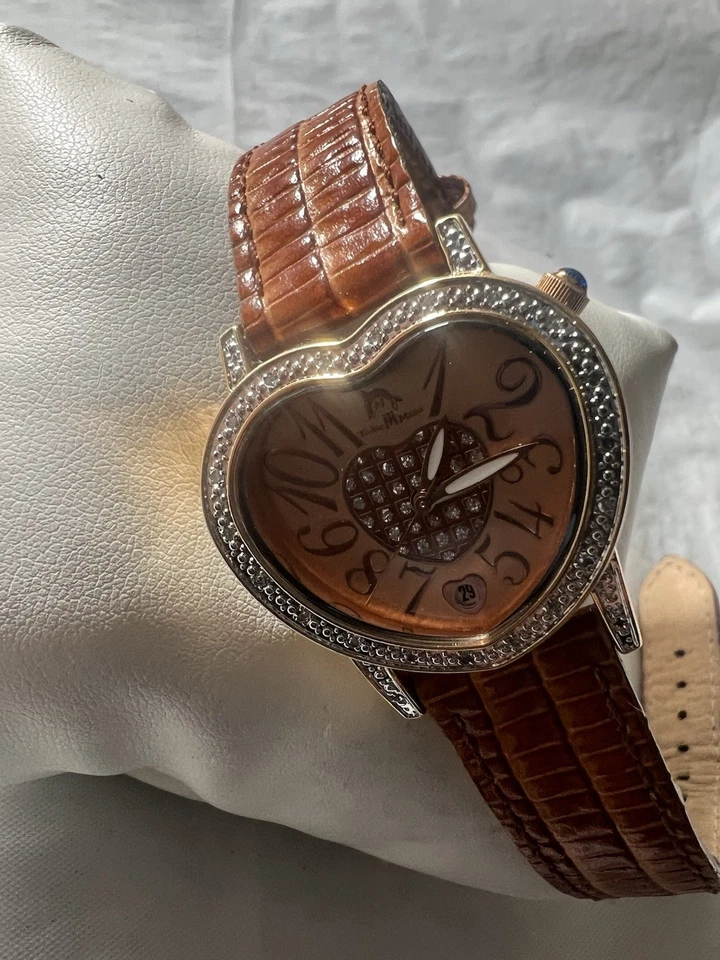 Reloj Techno Master Diamante, Mujer, Forma Corazón, Chapado en Oro 14k, Cuero Marrón Foto 3 de 4
