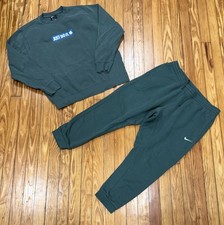 Nike Club Fleece Green Sweatshirt  Joggers Set Size Large / XL Sweatsuit