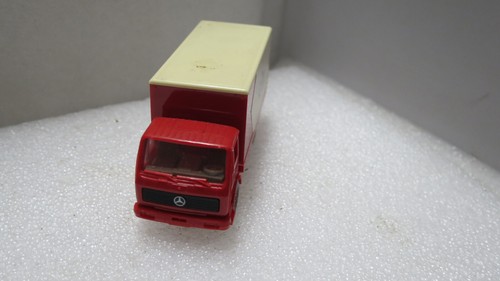 1/87 HO TRAIN SCALE AWM MERCEDES BENZ DELIVERY TRUCK RED CONFERN SEE PHOTOS - Picture 3 of 3