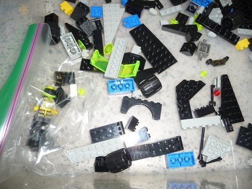 Lego Space RoboForce Robo Master 2154 - 80%+ complete, decent! - Picture 2 of 9