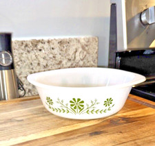 Vintage Glasbake J514 2 QT Green Daisy Casserole/Baking Dish Made in USA 8x3