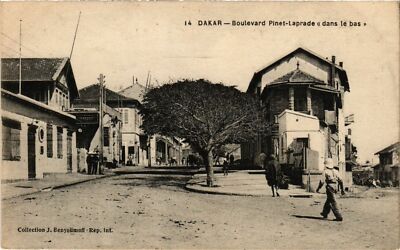 Old postcard AK SENEGAL-14. Dakar-Boulevard Pinet Laprade dans le bas (331073)