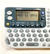Royal DM7070R Personal Organizer Translator English Spanish French Calculator
