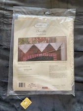 Heritage NEW in package #cn20168mse 20"x168" chantilly ecru Mantle Scarf