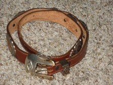 VTG JUSTIN 1992 BROWN LEATHER CONCHO BELT WOMEN SZ 28 SILVER TONE USA 514 TN