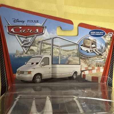 Disney Pixar Matel Cars 2 POPEMOBILE & Pope Pinion IV Deluxe S for