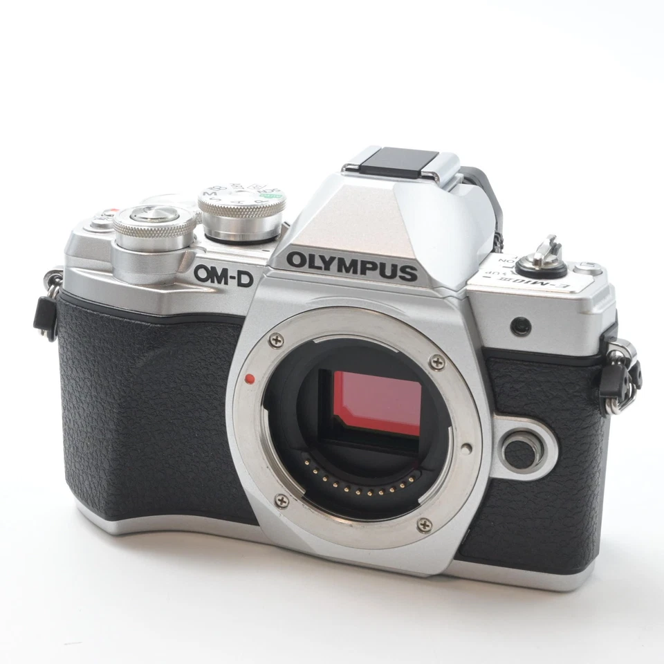 Olympus OM-D E-M10 Mark III EZ Double Zoom Kit Silver[Near Mint]#5414 - Image 2 of 4