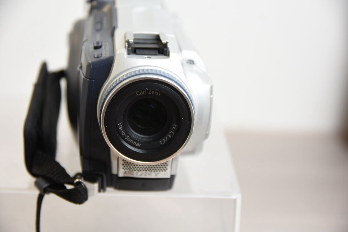 Sony Handycam DCR-TRV18 Silver Camcorder Video Camera MiniDV 10x