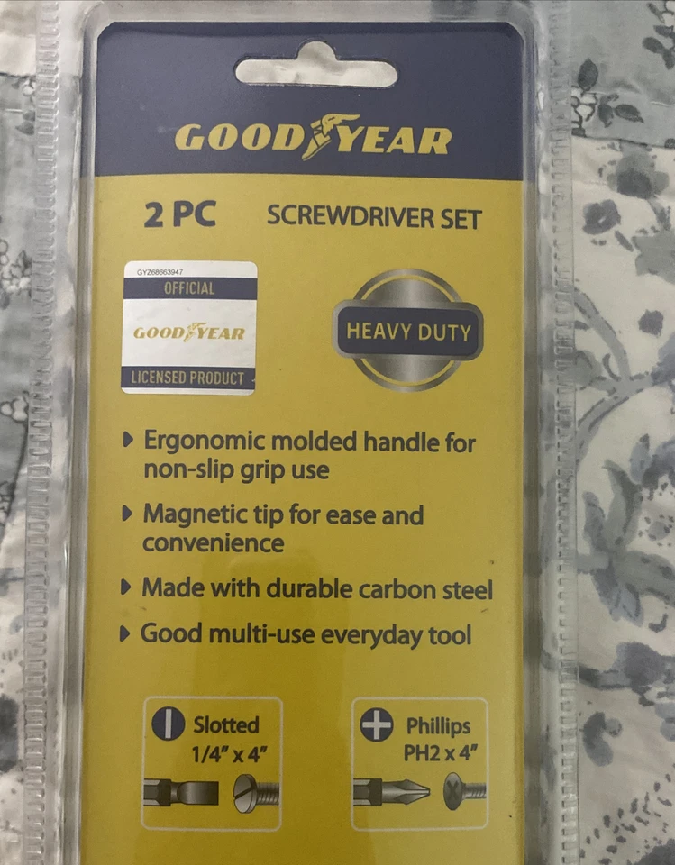 Goodyear screwdriver set Ergonomic Magnetic Tip Durable Phillips Slotted 2 Pack - Image 2 of 4