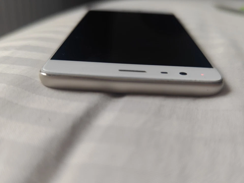 OnePlus 3 - 64GB - Graphite (Unlocked) Smartphone - Image 3 of 4