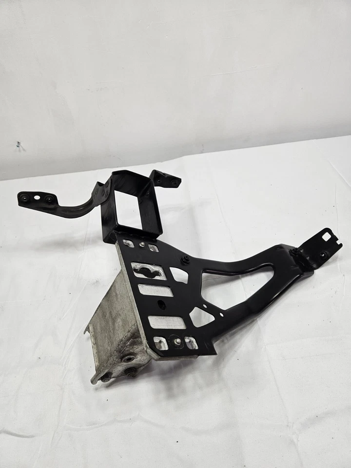 2008 535xi BUMPER REINFORCEMENT BRACKET FRONT RIGHT OEM - Image 3 of 3