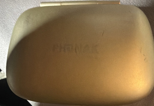 Phonak Brio 2 R Behind the Ear Hearing Aid with Case and Cleaner